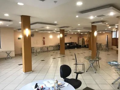 Conjunto Comercial / Sala para alugar, 265m² no Belvedere, Viçosa