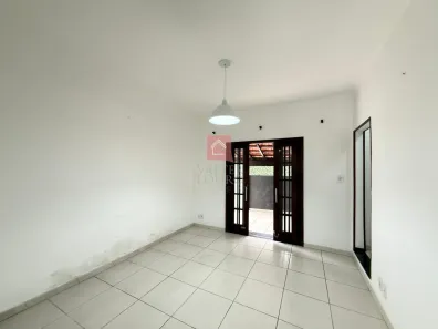 Casa com 2 Quartos para alugar, 120m² no Carangola, Petrópolis