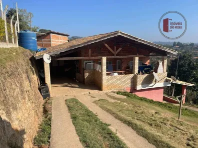 Fazenda / Sítio / Chácara com 3 Quartos à venda, 2000m² no , Araçariguama
