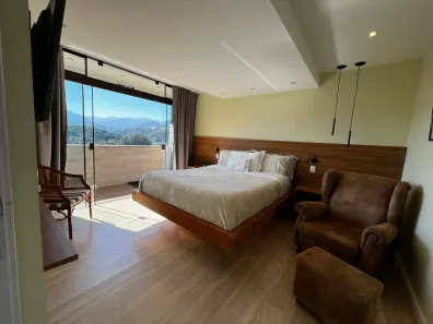 Cobertura com 4 Quartos à venda, 330m² no Valparaíso, Petrópolis