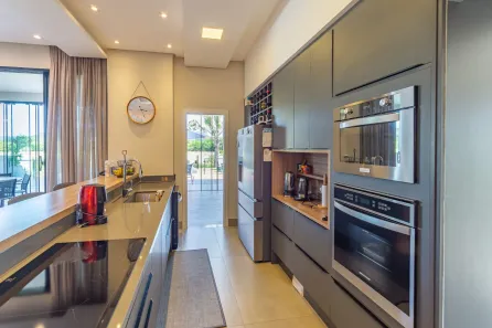 Casa de Condomínio com 4 Quartos para alugar, 600m² no Centro, Camboriú