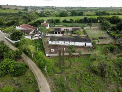 Fazenda / Sítio / Chácara com 4 Quartos à venda, 180m² no , Areial