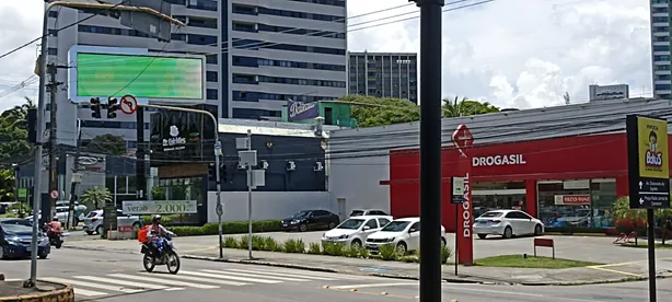 Loja / Salão / Ponto Comercial para alugar, 110m² no Casa Forte, Recife