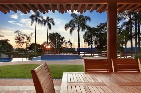 Fazenda / Sítio / Chácara com 7 Quartos à venda, 1200m² no Ibiúna, Ibiúna