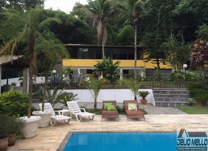 Fazenda / Sítio / Chácara com 5 Quartos à venda, 1956m² no Barreira, Guapimirim