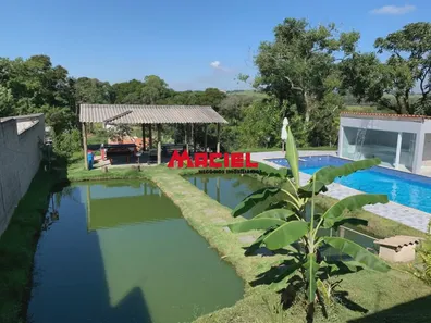 Fazenda / Sítio / Chácara com 4 Quartos à venda, 370m² no Padre Marcelo, Caçapava