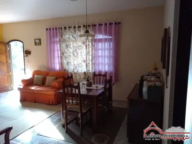 Fazenda / Sítio / Chácara com 3 Quartos à venda, 220m² no , Igaratá