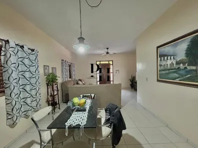 Casa com 3 Quartos à venda, 200m² no Setor Cristina II, Trindade