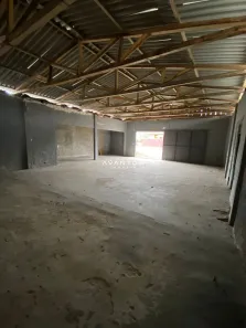 Galpão / Depósito / Armazém com 2 Quartos à venda, 305m² no Camobi, Santa Maria