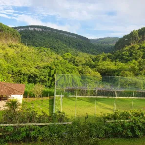 Fazenda / Sítio / Chácara com 4 Quartos para alugar, 1000m² no Jardim Colônia, Jacareí