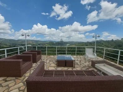 Casa de Condomínio com 5 Quartos para venda ou aluguel, 2500m² no , Campos do Jordão