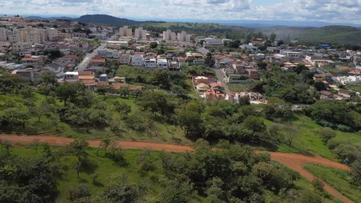 Terreno / Lote / Condomínio à venda, 370m² no Felipe Cláudio de Sales, Pedro Leopoldo