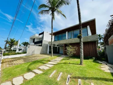 Casa de Condomínio com 5 Quartos à venda, 335m² no Jardim Acapulco, Guarujá