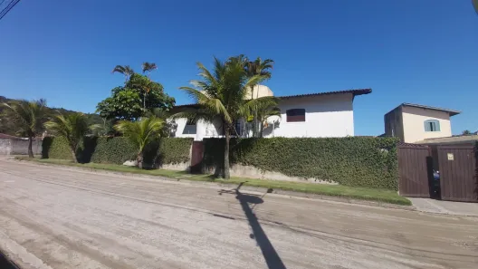 Sobrado com 5 Quartos para venda ou aluguel, 749m² no Guaiúba, Guarujá