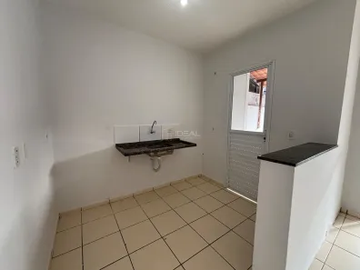 Casa de Condomínio com 2 Quartos para alugar, 47m² no Parque Santa Clara, Campos dos Goytacazes