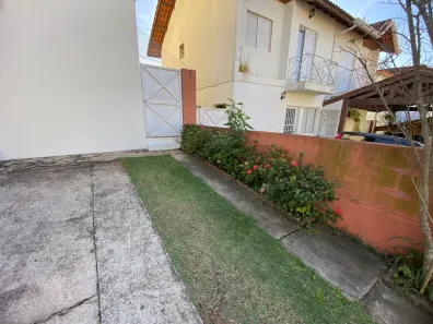Casa de Condomínio com 3 Quartos para alugar, 120m² no Granja Viana, Cotia