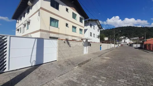 Apartamento com 3 Quartos para alugar, 90m² no Velha Central, Blumenau