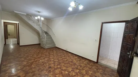 Casa Comercial com 3 Quartos para alugar, 180m² no Piraporinha, Diadema