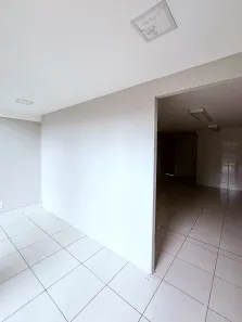 Loja / Salão / Ponto Comercial para alugar, 60m² no Nogueira, Petrópolis