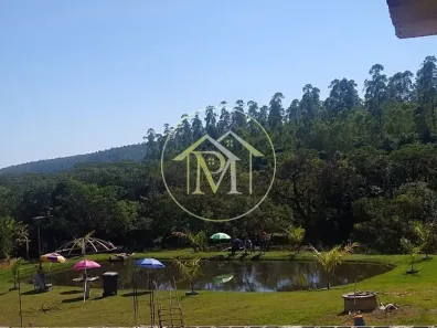 Fazenda / Sítio / Chácara com 3 Quartos à venda, 210m² no Fazenda Floresta, Alambari