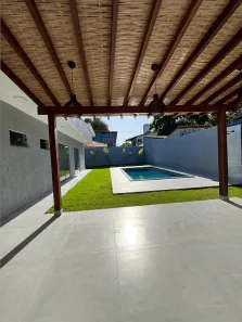 Sobrado com 3 Quartos à venda, 185m² no Village II, Porto Seguro