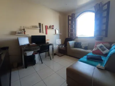 Loja / Salão / Ponto Comercial com 3 Quartos à venda, 200m² no Todos os Santos, Montes Claros