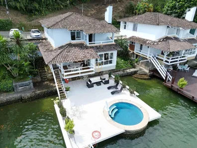Casa de Condomínio com 4 Quartos à venda, 500m² no Centro, Angra dos Reis