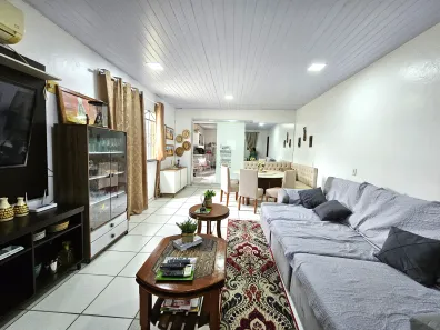 Sobrado com 5 Quartos à venda, 765m² no Centro, Presidente Figueiredo