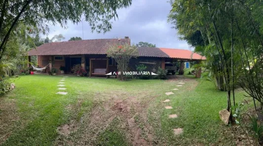 Fazenda / Sítio / Chácara com 3 Quartos à venda, 200m² no Sebandilha, Mairinque