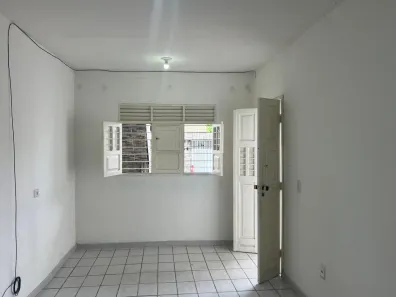 Casa com 2 Quartos para alugar, 70m² no Arruda, Recife