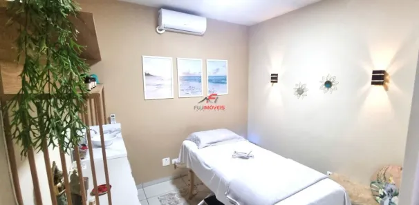 Loja / Salão / Ponto Comercial com 4 Quartos à venda, 60m² no Zona 01, Maringá