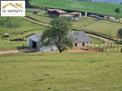 Fazenda / Sítio / Chácara com 3 Quartos à venda, 121000m² no Centro, Araucária