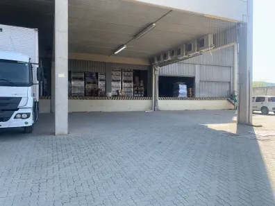 Galpão / Depósito / Armazém à venda, 5537m² no Centro, Araçariguama