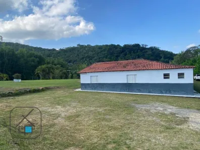 Fazenda / Sítio / Chácara para alugar, 1100m² no Vila Garcia (São Silvestre), Jacareí