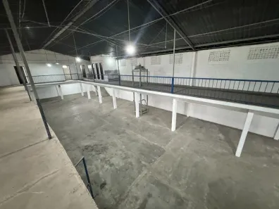 Galpão / Depósito / Armazém para venda ou aluguel, 600m² no Várzea das Moças, Niterói