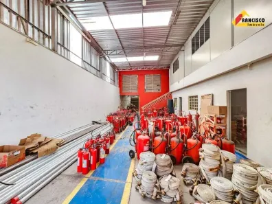 Galpão / Depósito / Armazém à venda, 300m² no Bom Pastor, Divinópolis