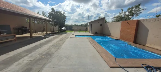 Fazenda / Sítio / Chácara com 3 Quartos à venda, 140m² no Residencial Atlântico Sul, Campo Grande
