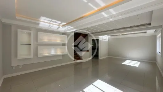 Casa de Condomínio com 3 Quartos à venda, 270m² no Parque do Imbui, Teresópolis
