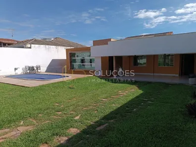 Casa de Condomínio com 3 Quartos à venda, 220m² no Região dos Lagos, Brasília