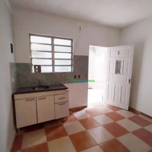 Casa com 1 Quarto para alugar, 50m² no Vila Dirce, Carapicuíba