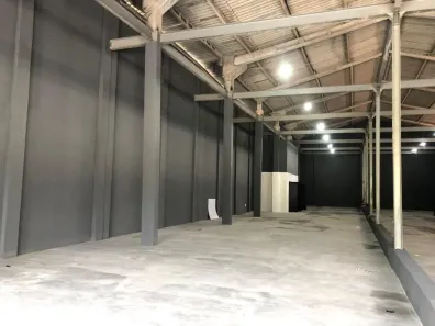 Galpão / Depósito / Armazém para alugar, 704m² no Atlântica, Rio das Ostras