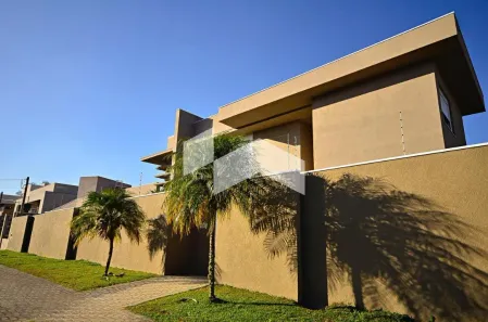 Casa com 4 Quartos para alugar, 590m² no Butiatuvinha, Curitiba
