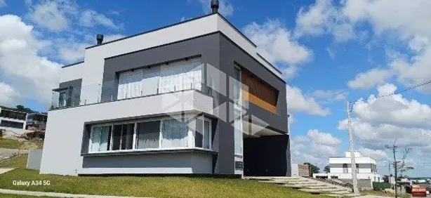 Casa de Condomínio com 3 Quartos à venda, 280m² no Tomazetti, Santa Maria
