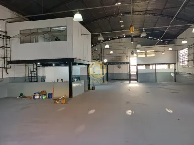 Galpão / Depósito / Armazém com 2 Quartos para alugar, 545m² no Jardim Esper, Jacareí