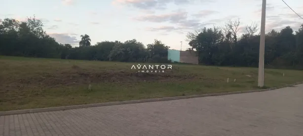 Terreno / Lote / Condomínio à venda, 379m² no São José, Santa Maria