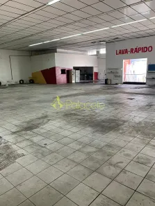 Galpão / Depósito / Armazém para venda ou aluguel, 734m² no Centro, Pindamonhangaba