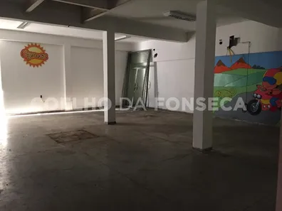 Galpão / Depósito / Armazém à venda, 680m² no Bosque da Saúde, São Paulo