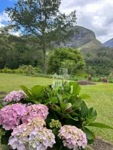 Fazenda / Sítio / Chácara com 4 Quartos à venda, 300m² no Cuiabá, Petrópolis