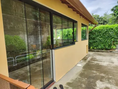 Fazenda / Sítio / Chácara com 3 Quartos à venda, 219m² no Vila Velha, Caçapava