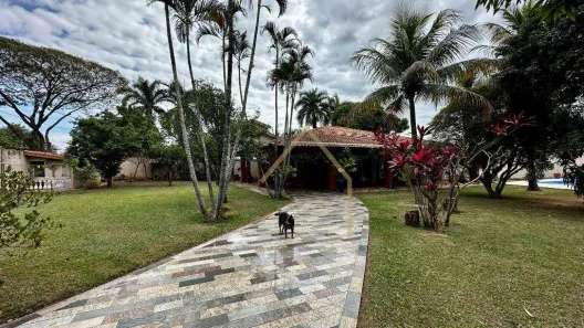 Fazenda / Sítio / Chácara com 3 Quartos à venda, 269m² no Recanto Jatobá, Americana